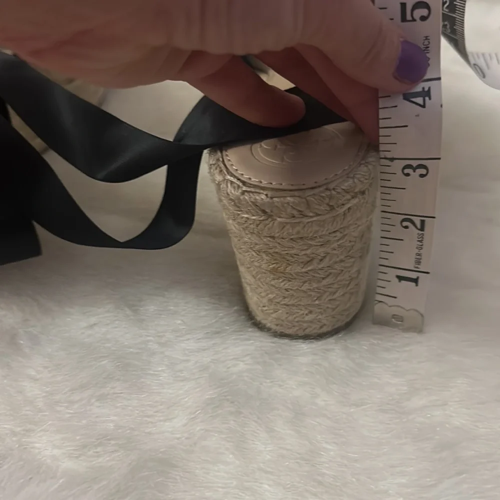 GUESS jeweled tie up espadrilles size 6 with box! Worn once !!! - Picture 5 of 5